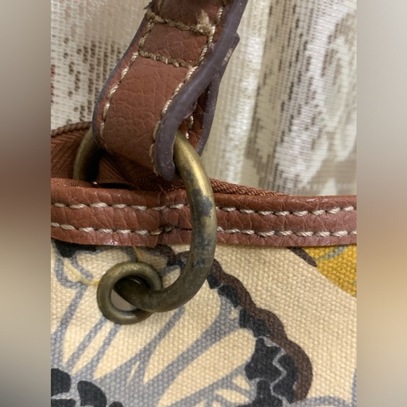 GAL FLORAL CANVAS & FAUX LEATHER SHOULDER BAG - Picture 7 of 13